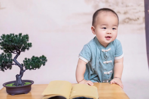 陆丰宝宝脸上小白点